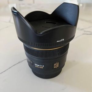 Sigma 50mm f/1.4 EX DG HSM - Canon EF
Fit